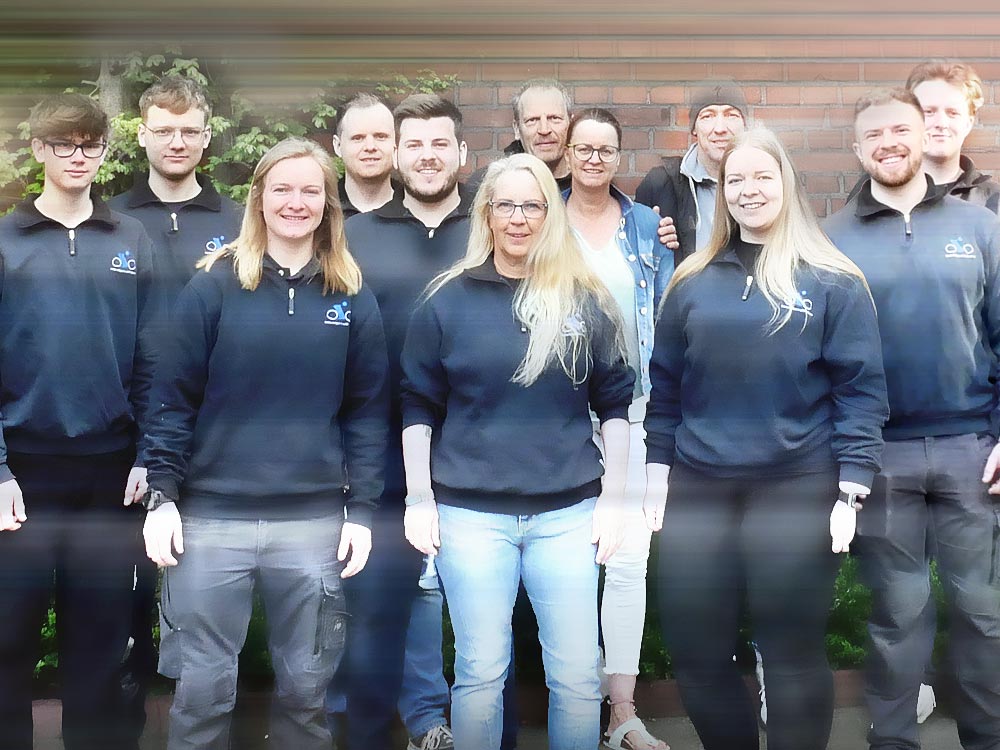 ueberuns-team-schiffner komplettes Teamfoto Radsport Schiffner